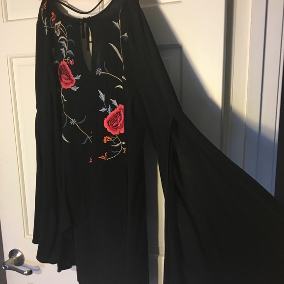 Black embroidered tunic from Urban Outfitters - Picture 1 of 6